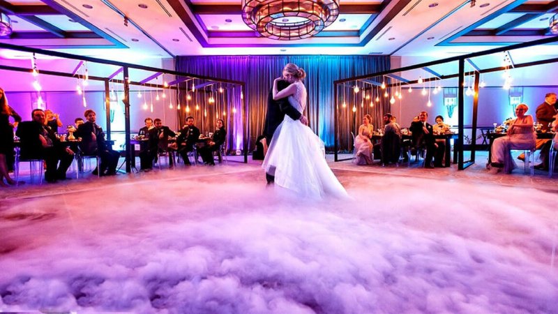 How Do You Decorate a Wedding Venue with Lights?